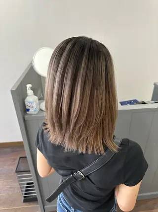 ミディアム バレイヤージュ 隅中秀弥のヘアスタイル