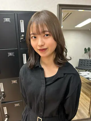 セミロング カラー レイヤー/インナー カラー🦋ルイのヘアスタイル