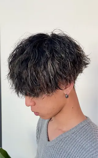 ショート 新妻 宥人のヘアスタイル