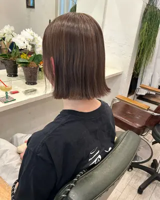 ミディアム カラー レザーカット/ ミニボブ/しおりのヘアスタイル