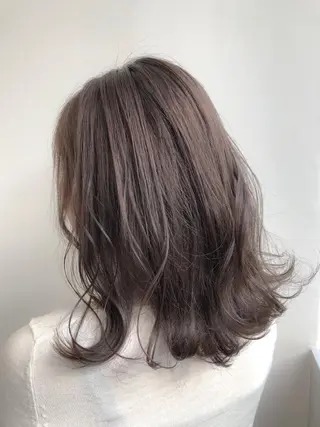 セミロング カラー 【透明感、艶髪】西村 有司のヘアスタイル