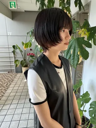 ショート カラー パーマ ヘアアレンジ 🫧umu.🫧韓国 /レイヤー/ハッシュのヘアスタイル