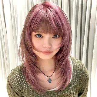 ミディアム カラー ウルフ/レイヤー/ ブリーチカラーのヘアスタイル