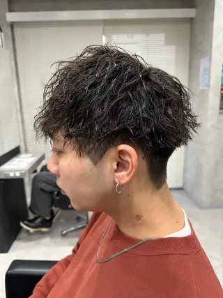 ショート パーマ メンズ ユウ🪄 パーマ指名No1のヘアスタイル