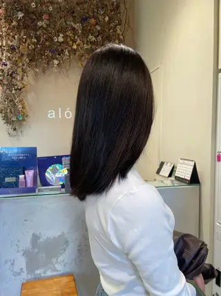 ミディアム 垢抜け小顔レイヤー オリーブ/スミレのヘアスタイル