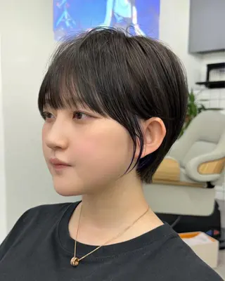 ショート ショートヘア くすみカラー、大場猛のヘアスタイル
