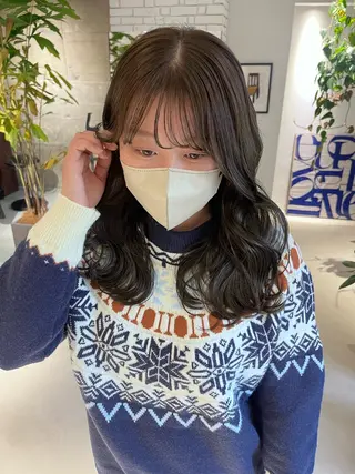 ミディアム Yui⭐️ 透け感カラーのヘアスタイル