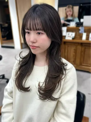 ロング カラー パーマ ヘアアレンジ メンズ キッズ レイヤーカット 🌿透け感カラーのヘアスタイル