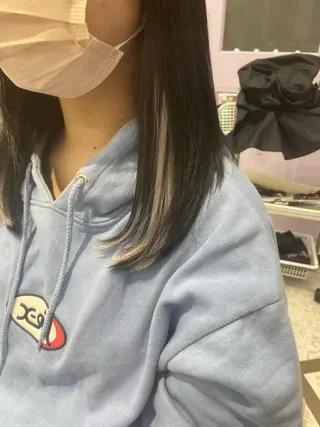 セミロング Cielro/ダブル カラー/西田咲希のヘアスタイル