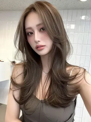 ロング カラー 西 優衣奈のヘアスタイル