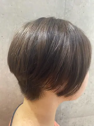 ショート な つのヘアスタイル