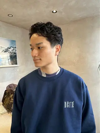 パーマ Bërg kiraのヘアスタイル