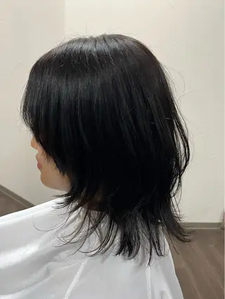 ミディアム assemblage 江川羽南のヘアスタイル