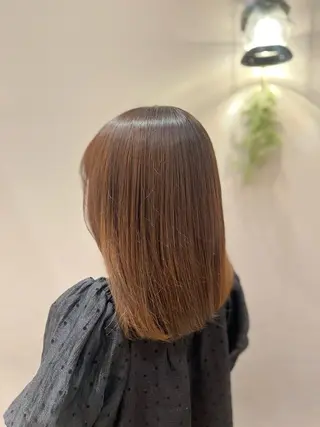 セミロング カラー まつ毛パーマとカラー 二刀流🥰岩崎夏実のヘアスタイル