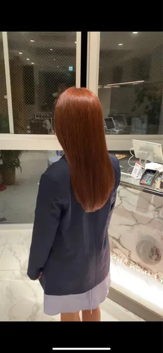 ロング カラー ブリーチなし 寒色カラーのヘアスタイル