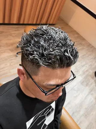 ショート パーマ メンズ 黒原 将貴のヘアスタイル