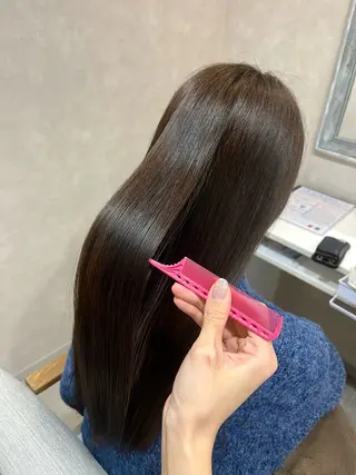 ロング カラー 森 愛友のヘアスタイル