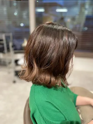 ミディアム カラー やまこし 美裕樹のヘアスタイル
