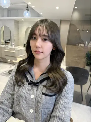 ロング カラー 透明感カラー🌿 グレージュ🐺陽介のヘアスタイル