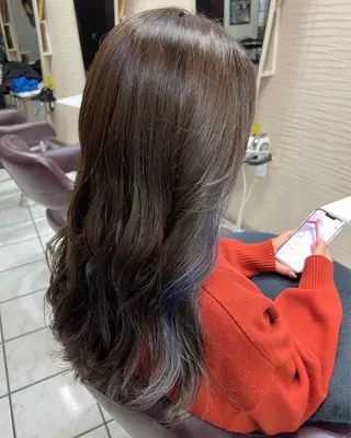 ロング カラー 藤岡 瑚乃美のヘアスタイル