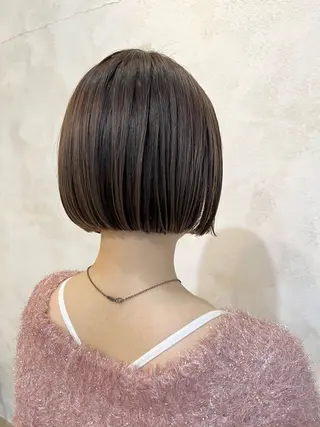 ショート カラー IKU顔周りレイヤー /ボブ/透明感カラーのヘアスタイル