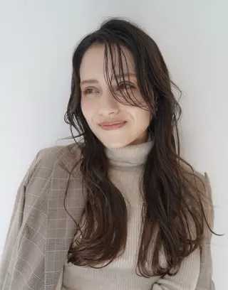 カラー Cocoro 艶カラーのヘアスタイル