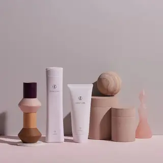 カラー 🪻花屋併設🪻秀島 有紀のヘアスタイル