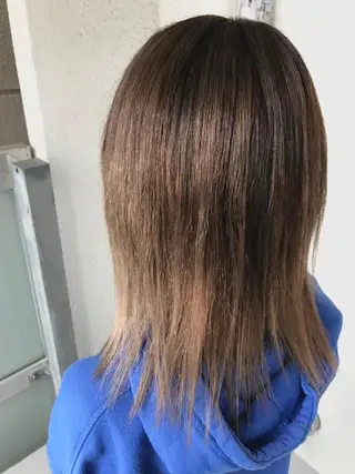ミディアム カラー 岩谷/ブリーチ 🪽透明感カラーのヘアスタイル