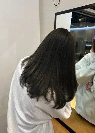 セミロング カラー オリーブ/ 透明感カラー/れいあのヘアスタイル