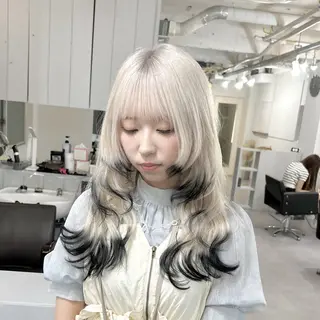 セミロング カラー ブリーチ&エクステ 🥀ケアカラー特化のヘアスタイル