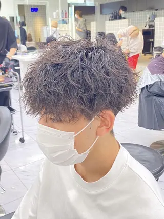 カラー *メンズ専門アカデミ ー🔥BLUCK🏁のヘアスタイル
