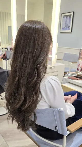 ロング 高口 雅のヘアスタイル