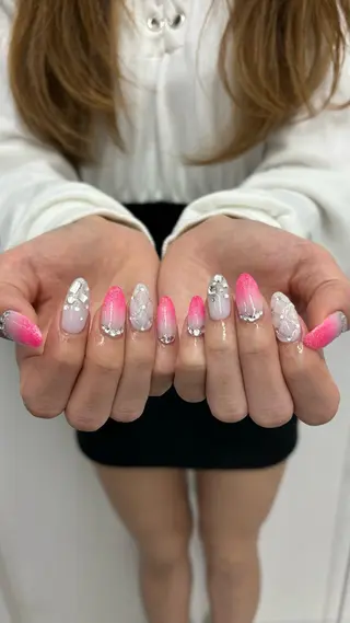 ネイル Queen所属・伊藤 梨恋のネイルデザイン