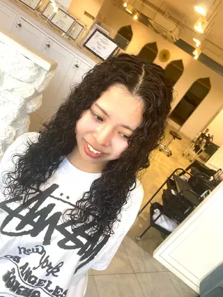ロング パーマ 饒平名 知也のヘアスタイル