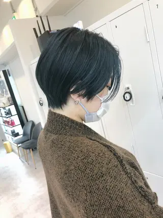 ショート カラー 山崎 俊介のヘアスタイル