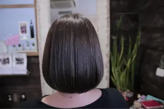 ミディアム カラー 柳原 実央のヘアスタイル