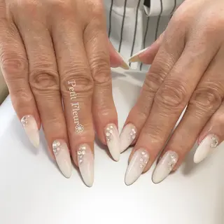 ネイル Petit Fleur所属・青柳 亜梨奈のマツエク・マツパデザイン