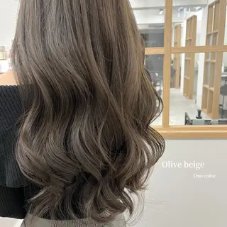 ロング カラー 柔らかオリーブ🌿 HIMARI🌻のヘアスタイル