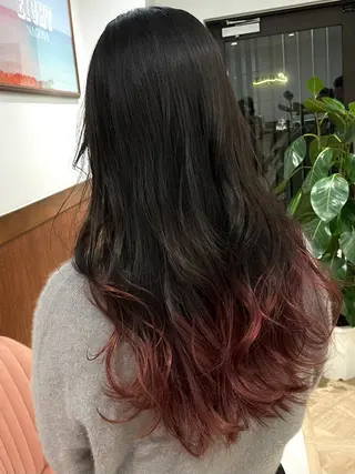 ロング カラー 新實 ゆりあのヘアスタイル