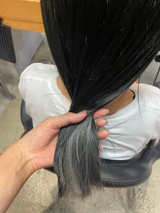 セミロング カラー パーマ ヘアアレンジ ハイトーンカラー🤍 山下 優華のヘアスタイル