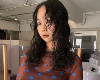 ロング パーマ レイヤーカット🐩 透明感カラー モカのヘアスタイル
