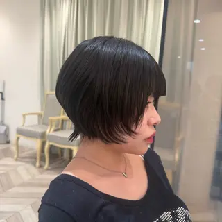 ショート レイヤーカット/ 艶カラー🌙Rinoのヘアスタイル