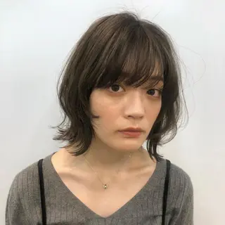 ミディアム カラー カトウ ユウカのヘアスタイル