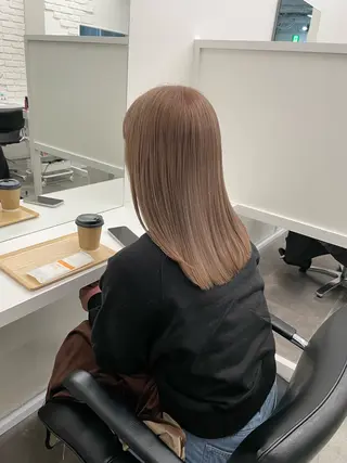 ミディアム 梅田/ミルクティー ベージュ sayaのヘアスタイル