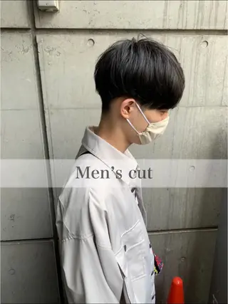 ショート 透け感ベージュ ／ミハルのヘアスタイル