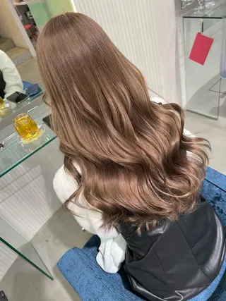 セミロング カラー 安井まゆ _Box mico.のヘアスタイル