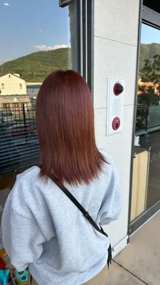 セミロング カラー 鵜飼 真伍のヘアスタイル