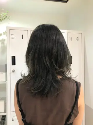 ミディアム オカダ ノゾミのヘアスタイル