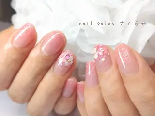 ミディアム さくらや❤ パラジェル使用のネイルデザイン