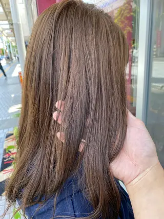 セミロング カラー デザインカラー✨新倉 佑奈のヘアスタイル